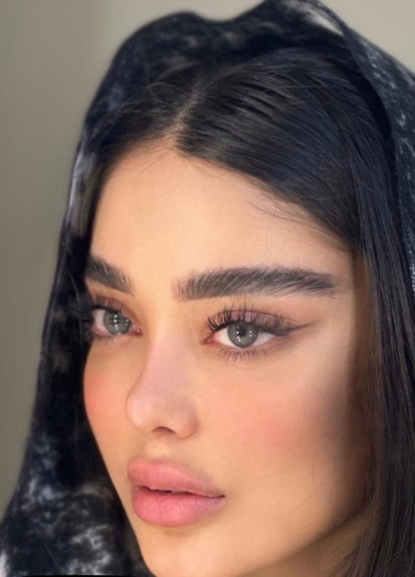 لنز رنگی طوسی با دور محو Clara gray برند Rose